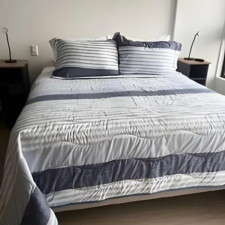 New Gem, 2b, 4 Blocks From Center Amazing Views *