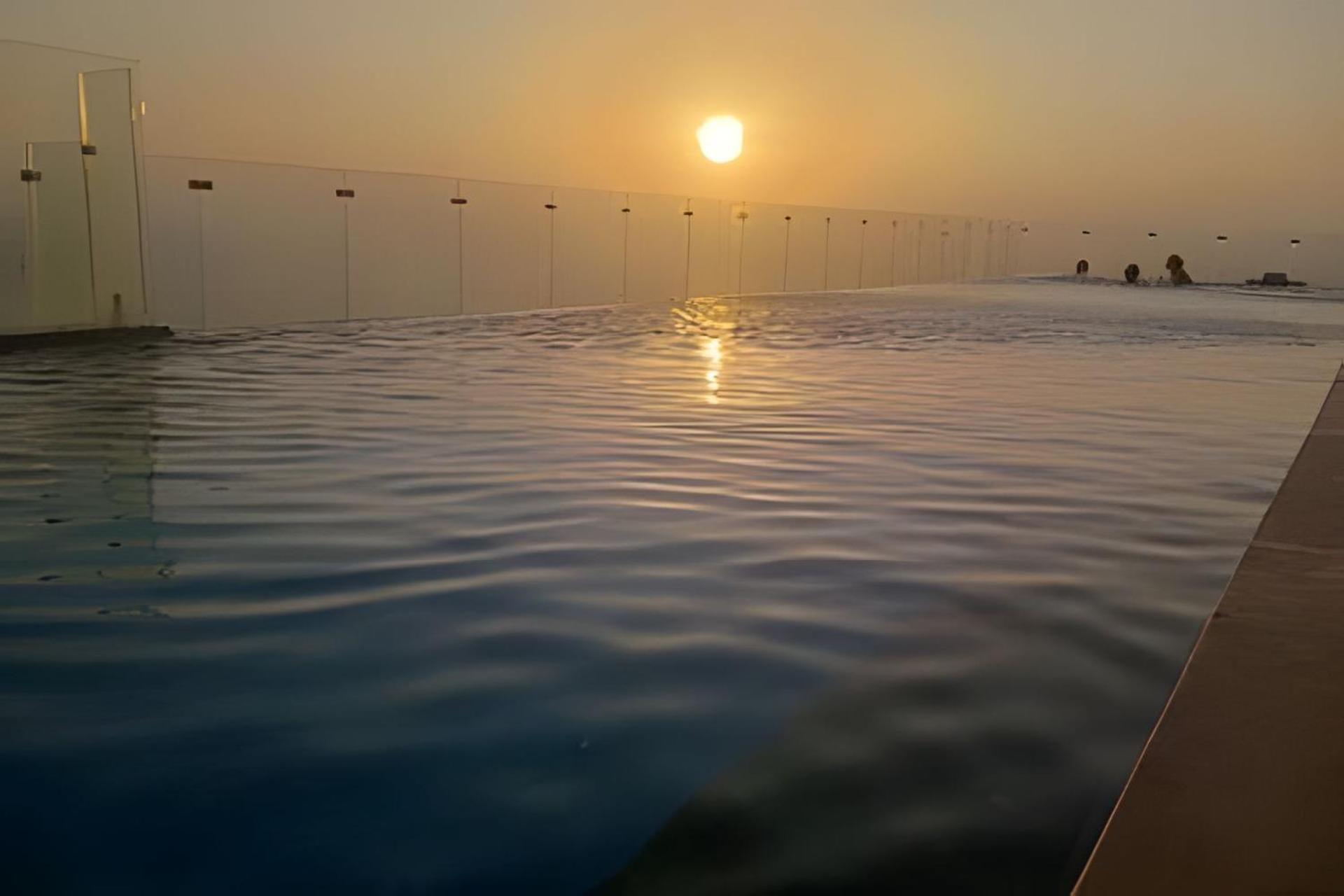 New Gem, 2b, 4 Blocks From Center Amazing Views