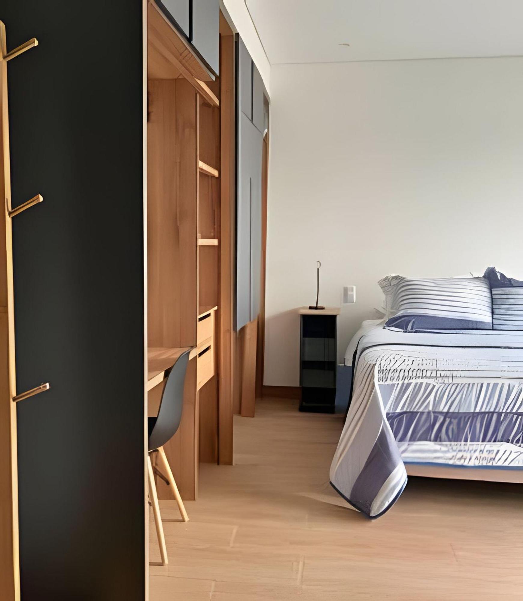 New Gem, 2b, 4 Blocks From Center Amazing Views